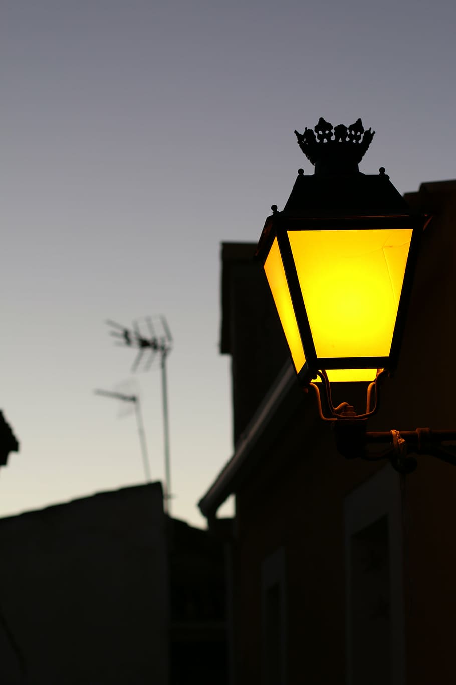 focus, yellow, sunset, rustic, lighting, lamps, melancholic HD wallpaper