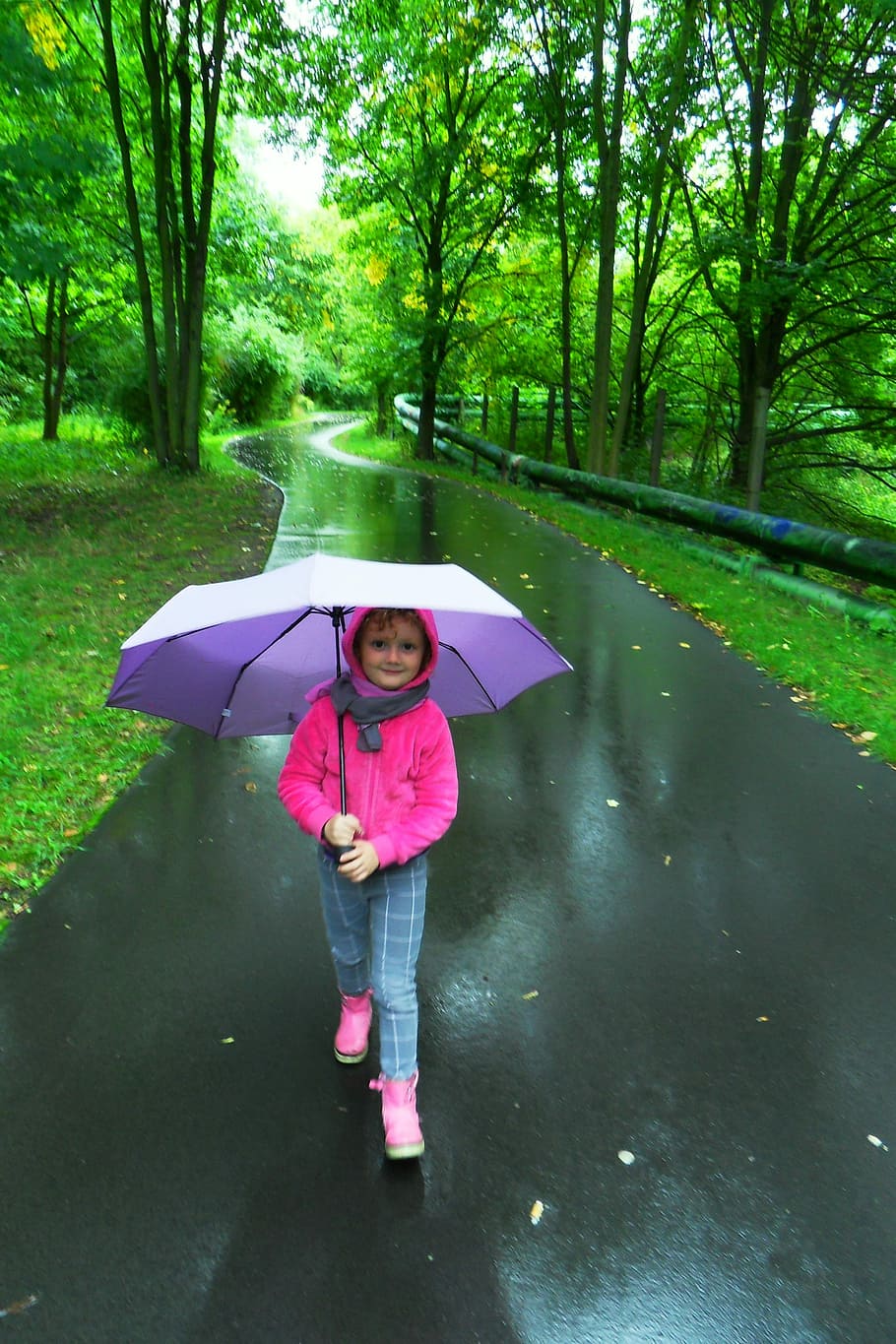 HD wallpaper: Girl, Screen, rain, happy, umbrella, protection, sheltering |  Wallpaper Flare