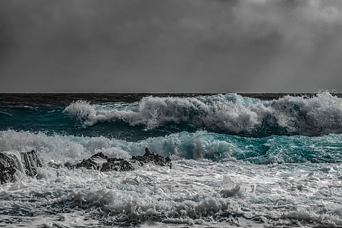 ocean waves, storm, spray, foam, sky, clouds, weather, nature HD wallpaper