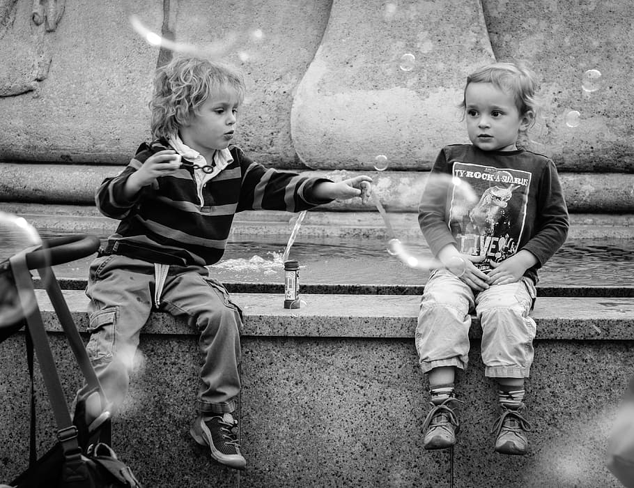 grayscale photo of two children sitting beside fountain, boy, HD wallpaper