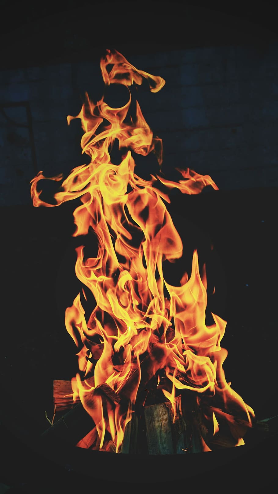 photo of fire pit with fire, focus photography of bonfire, burning HD wallpaper
