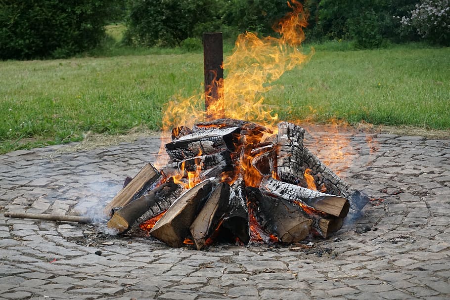 campfire, burn, flame, wood fire, hot, burning, fire - natural phenomenon HD wallpaper