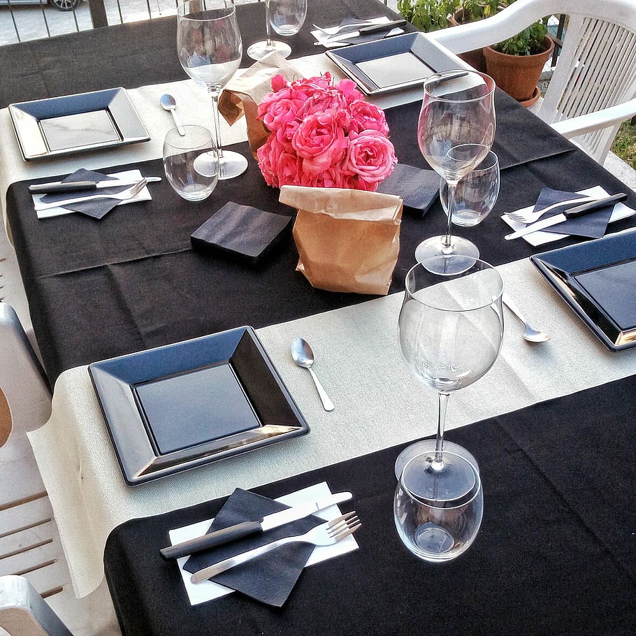 Table, Chic, Details, Dinner, rose, romantic, black and white HD wallpaper