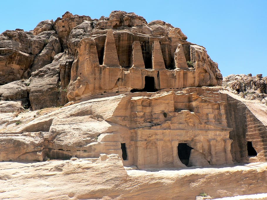 Petra, Jordan, pyramid, falls, archaeology, rock, rock - object, HD wallpaper