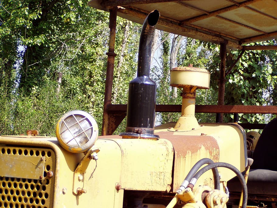 lighthouse, tractor, campaign, old, rusty, plant, day, tree HD wallpaper