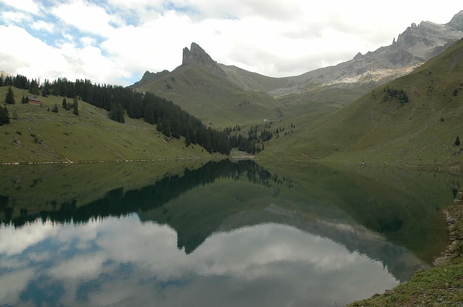 bergsee, alpine lake, mirroring, reflection, mountains, clouds HD wallpaper