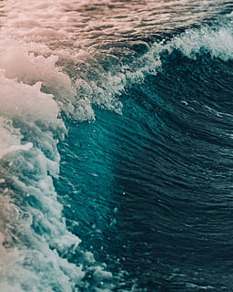 close-up photography of wave during day, water waves towards shore during daytime HD wallpaper