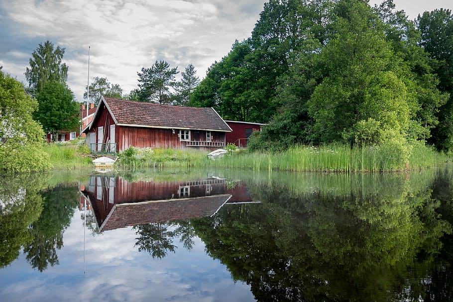 cabin house near a body of water, cottage, lake, refelction HD wallpaper
