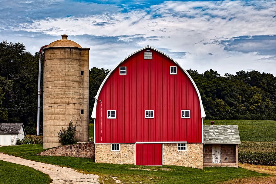 red and beige barn, wisconsin, red barn, silo, buildings, farm, HD wallpaper