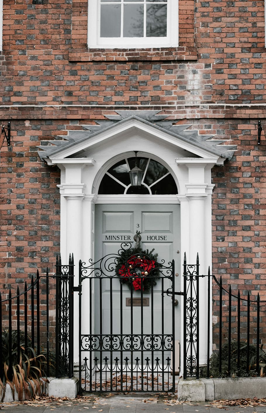 black metal gate, closeup photo of closed door and closed gate HD wallpaper