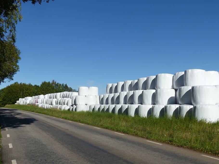 hay bales, plastic, white, road, countryside, himmel, blue HD wallpaper