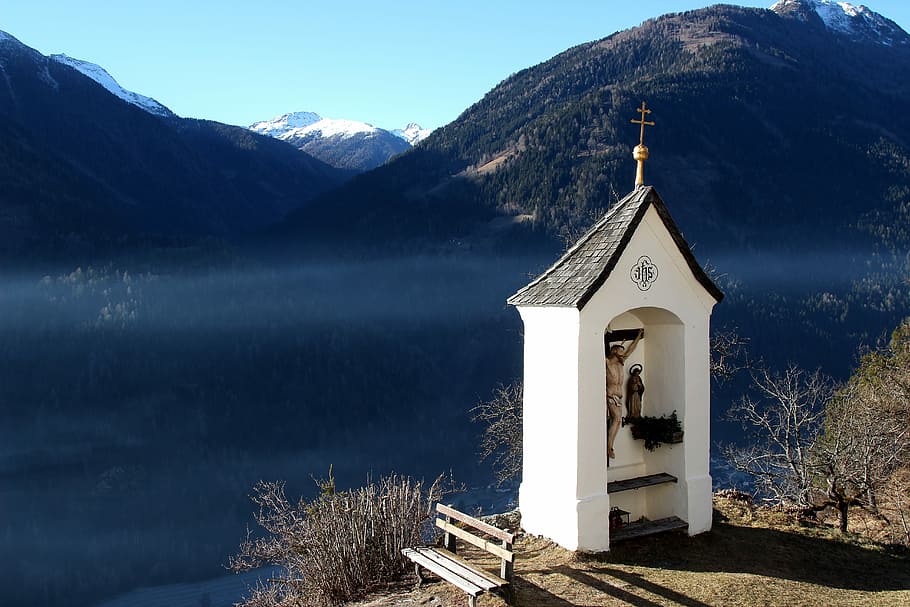 Cross, Fog, Blue, Mountains, Snow, small chapel, religion, architecture HD wallpaper