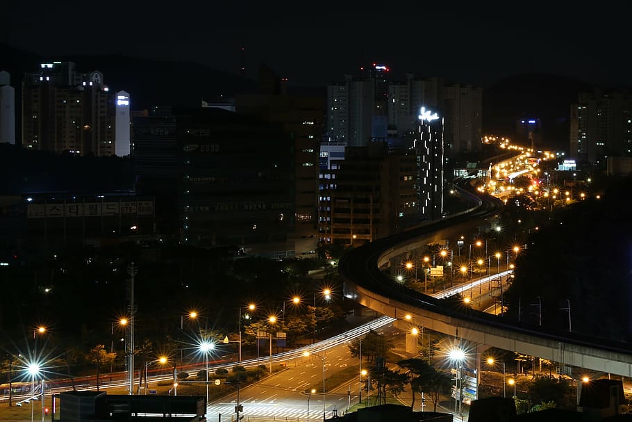 buildings near bridge taken during night time, night view, city night view HD wallpaper