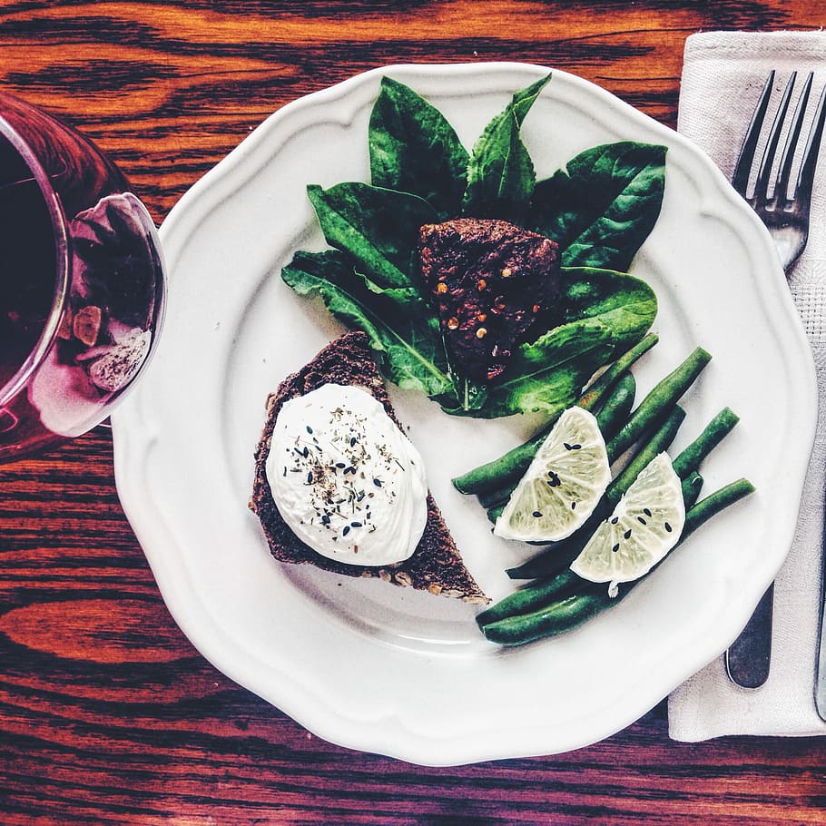 vegetable cake on plate, breakfast, duck, poached egg, food, gourmet HD wallpaper
