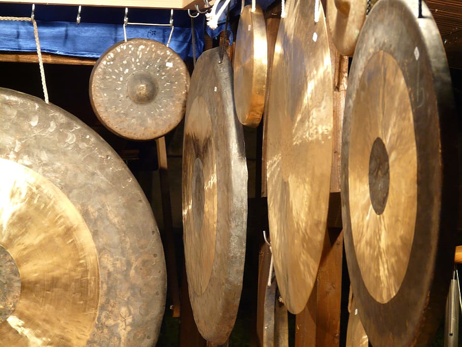 several assorted-sizes gongs, mark up idiot, self tönendes, musical instrument, HD wallpaper