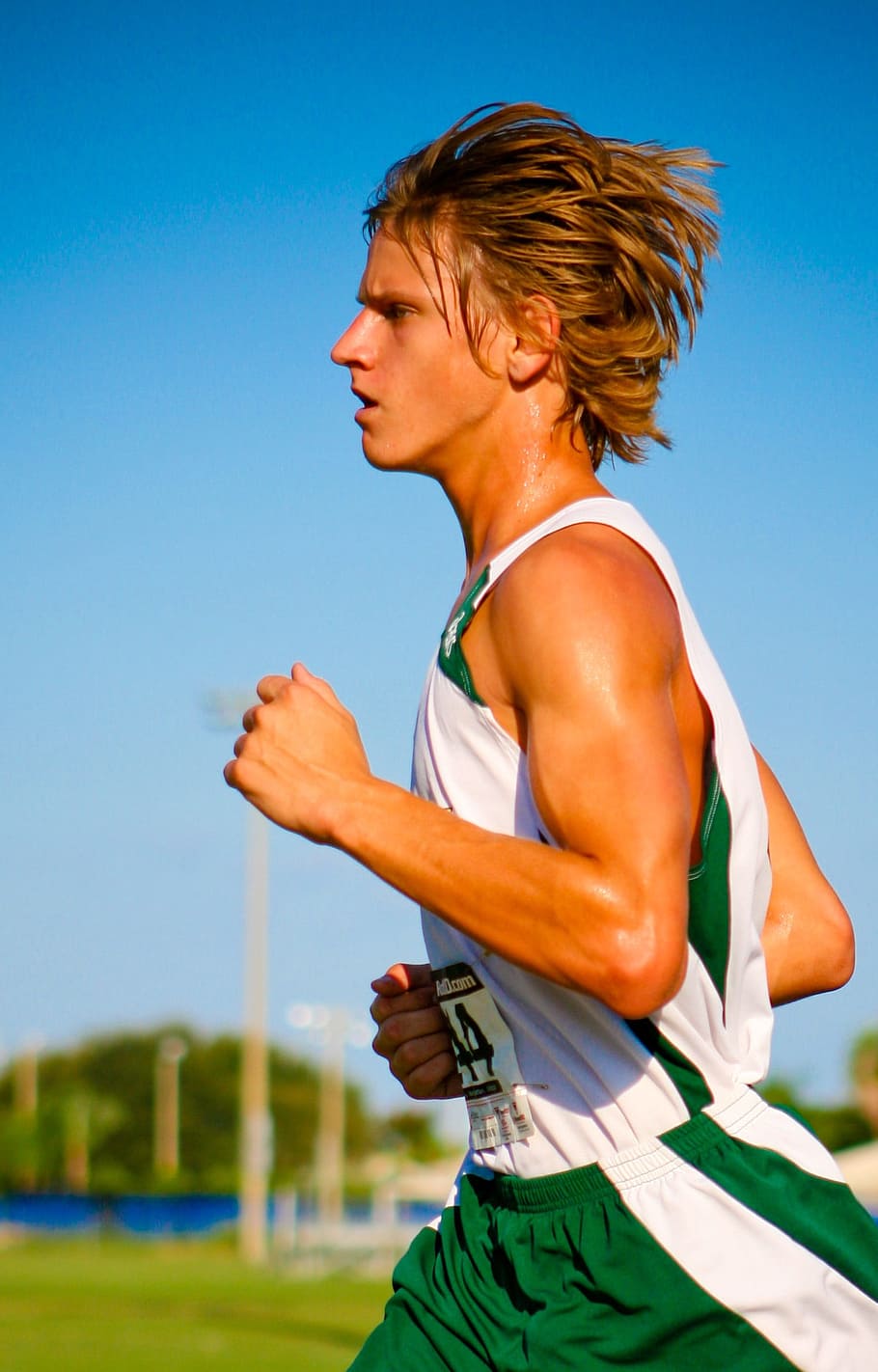 man running near open field, runner, school, sport, track, fitness HD wallpaper