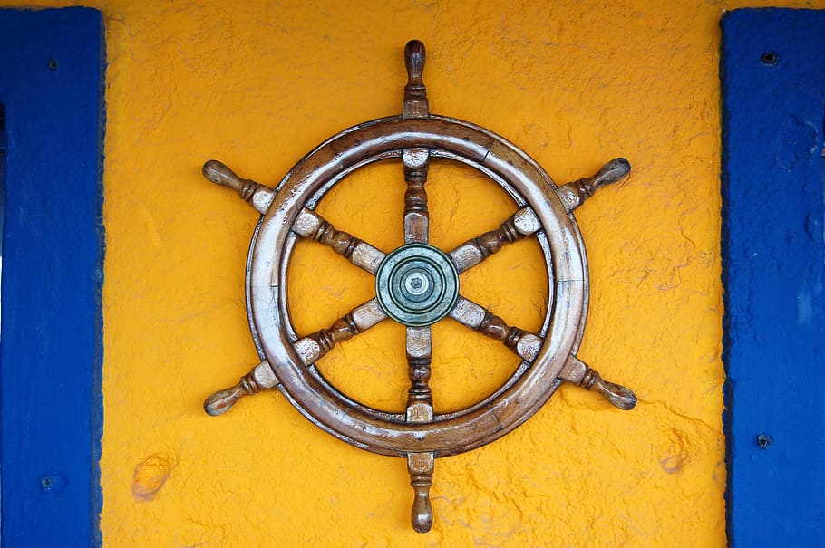 brown ship helm on wall, brown wooden ship's helm, wheel, concrete HD wallpaper