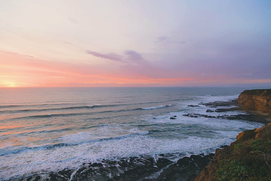 ocean waves near shore, sea, water, nature, coast, sunset, horizon HD wallpaper