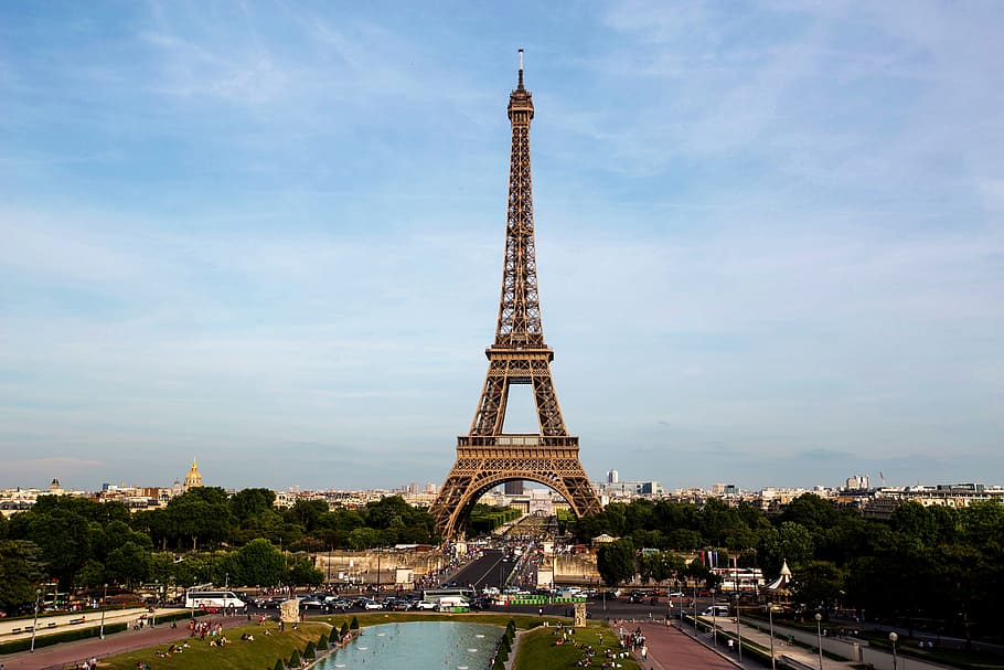 Eiffel Tower, Paris under cloudy sky, postcard, city, landscape HD wallpaper