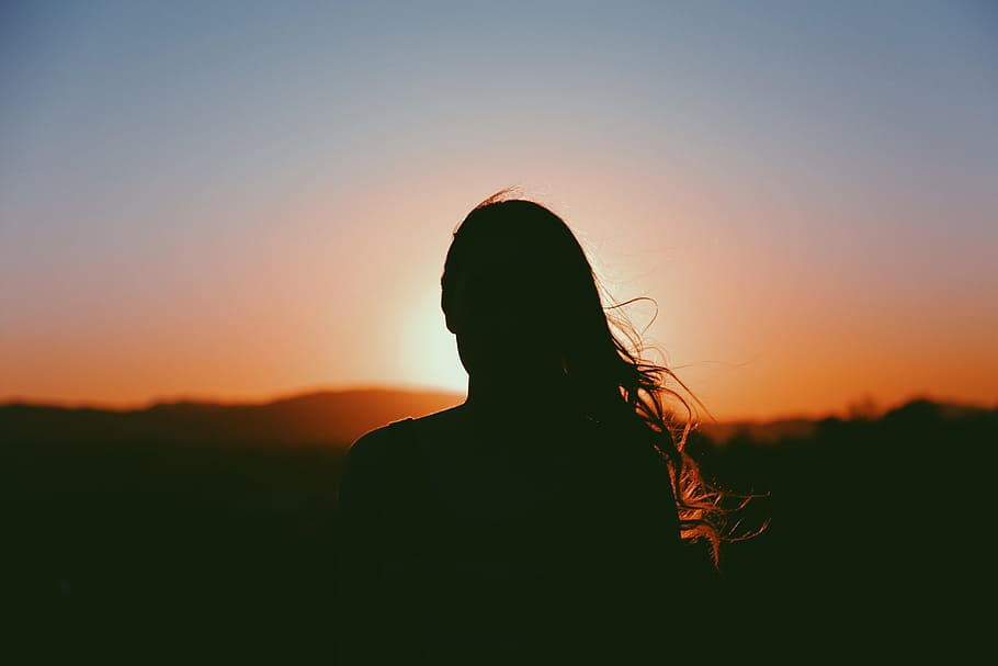 silhouette photo of woman staring at sun set, girl, looking, sunset, HD wallpaper