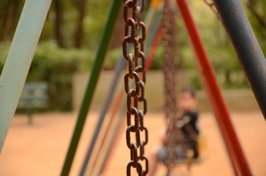 chain, flowing, general, block, metal, playground, focus on foreground HD wallpaper