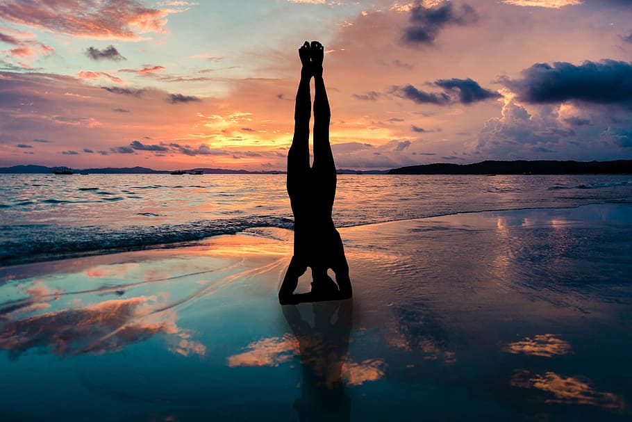 Yoga on beach, people, health, meditation, sunset, sea, nature, HD wallpaper