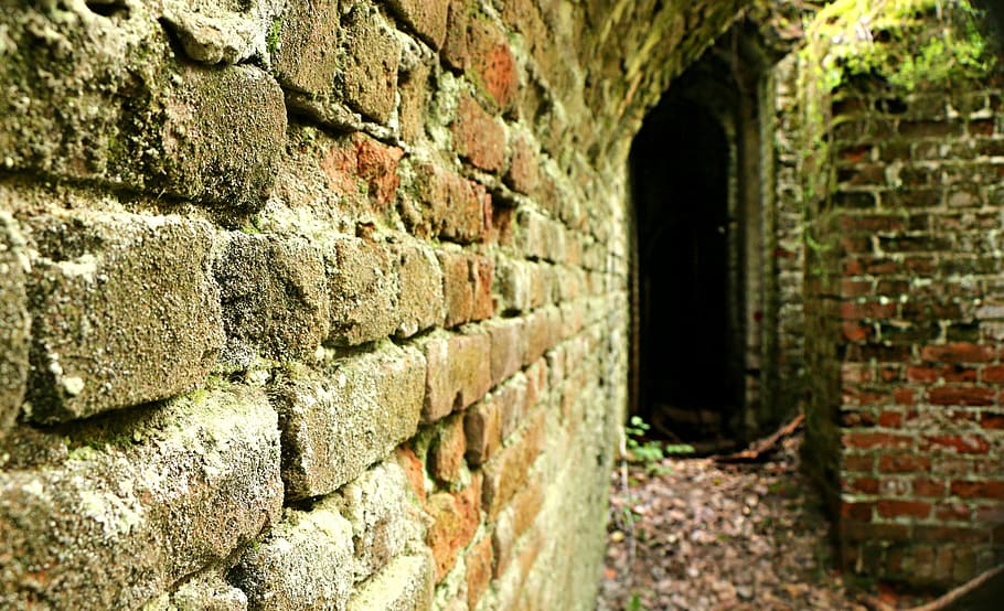 gray and brown brick wall, brown stone, bricks, tunnel, catacombs, HD wallpaper