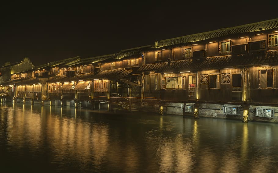 white concrete house, night, old town, reflection, building HD wallpaper