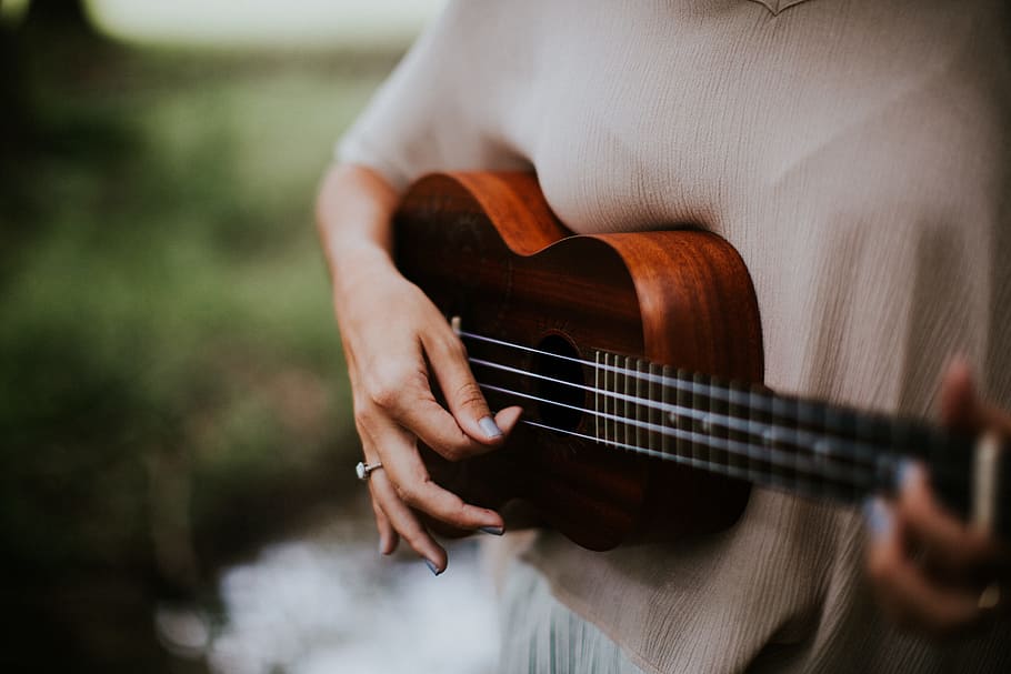 focus photo of person playing Ukulele, guitar, music, musician, HD wallpaper