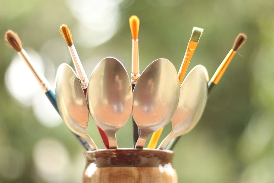 brush, spoon, design, cup, focus on foreground, burning, candle HD wallpaper