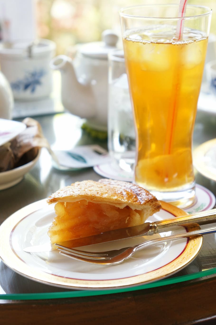 apple pie, afternoon tea, cake, cafe, food and drink, plate, HD wallpaper