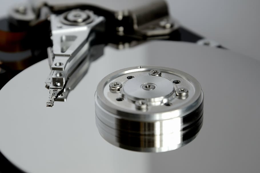 closeup photo of gray equipment, info, data, disk, server, database