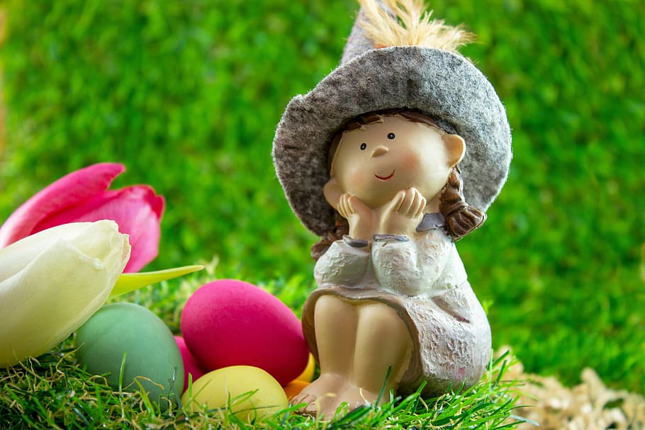gray dressed figurine on green grass, easter, egg, figure, easter eggs HD wallpaper
