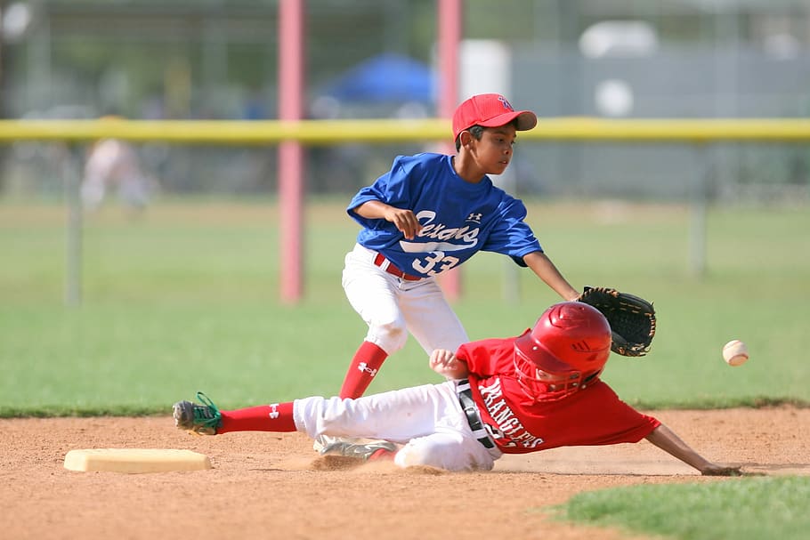 selective focus of boys playing baseball, Player, baseball player