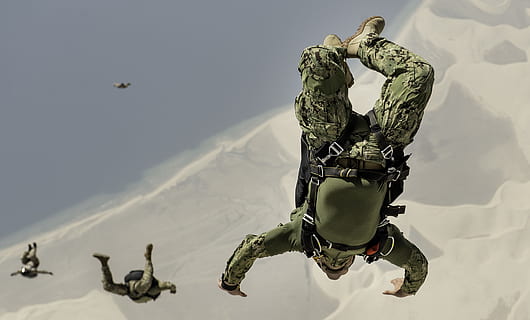 soldier drops from the sky, special forces, air force, airmen HD wallpaper