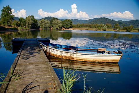 empty boat docked on a body of water, Boot, Lake, Kahn, Landscape HD wallpaper