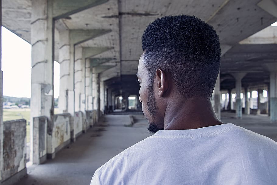 closeup, warehouse, white, work, person, worker, male, young HD wallpaper