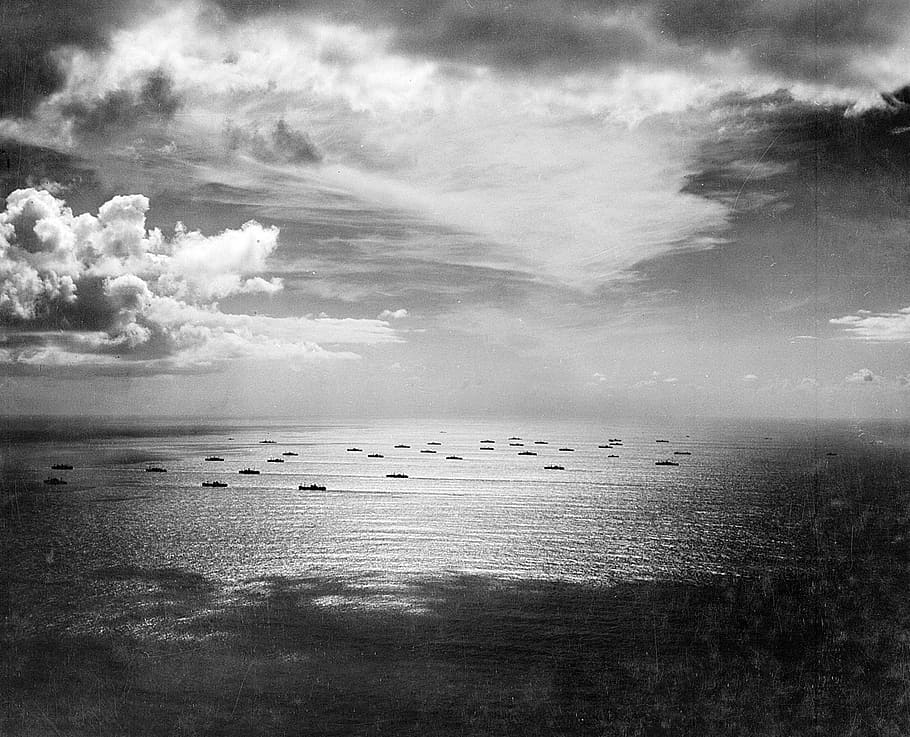 Allied Convoy crossing the Atlantic during World War II, clouds, HD wallpaper