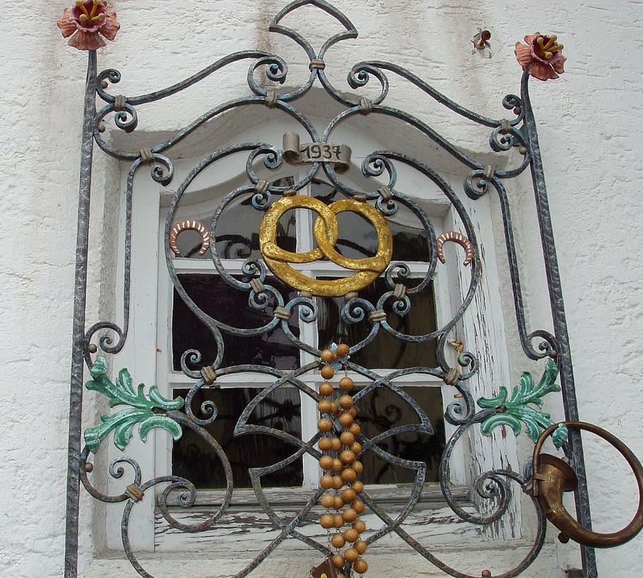 grid, window, facade, curlicue, wrought iron, window grilles HD wallpaper