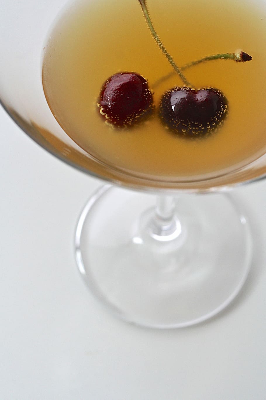 cherry, drink, martini, cocktail, bubbles, martini glass, red, HD wallpaper