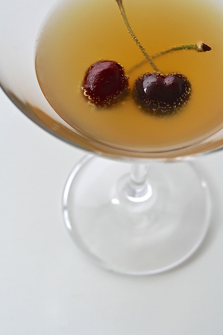 cherry, drink, martini, cocktail, bubbles, martini glass, red HD wallpaper