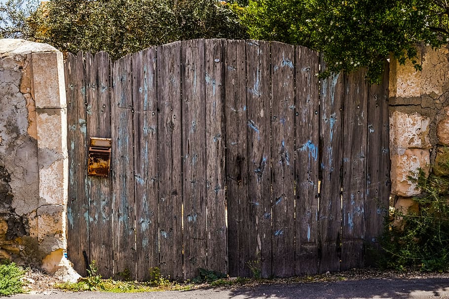 gate, wooden, old, aged, weathered, decay, architecture, village HD wallpaper