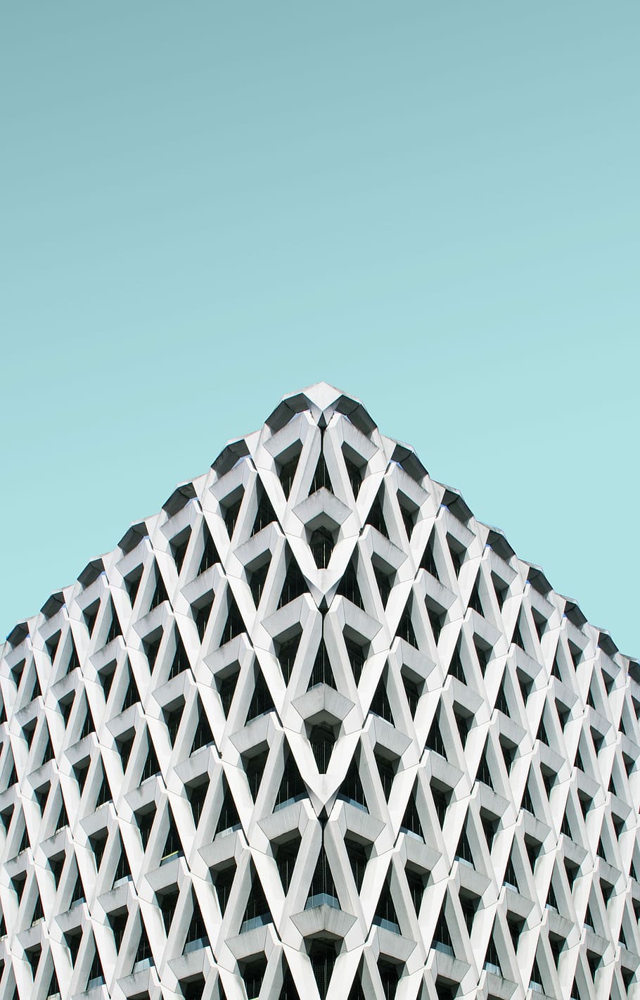 white corner building, white and black triangle-themed building HD wallpaper