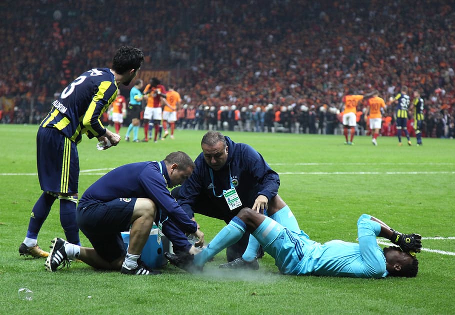 fenerbahce, goalie, disability, doctor, sport, group of people, HD wallpaper