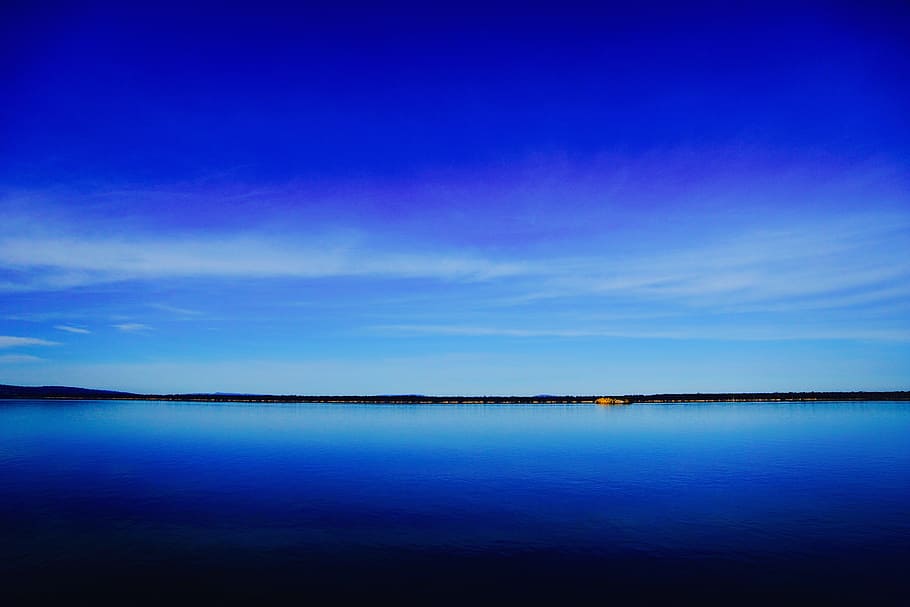 blue cloudy sky reflecting on sea surface during sunset, water HD wallpaper
