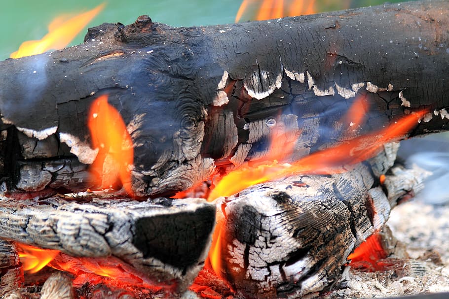 fire, campfire, flame, heat, burn, wood, firelight, smoke, wood fire HD wallpaper