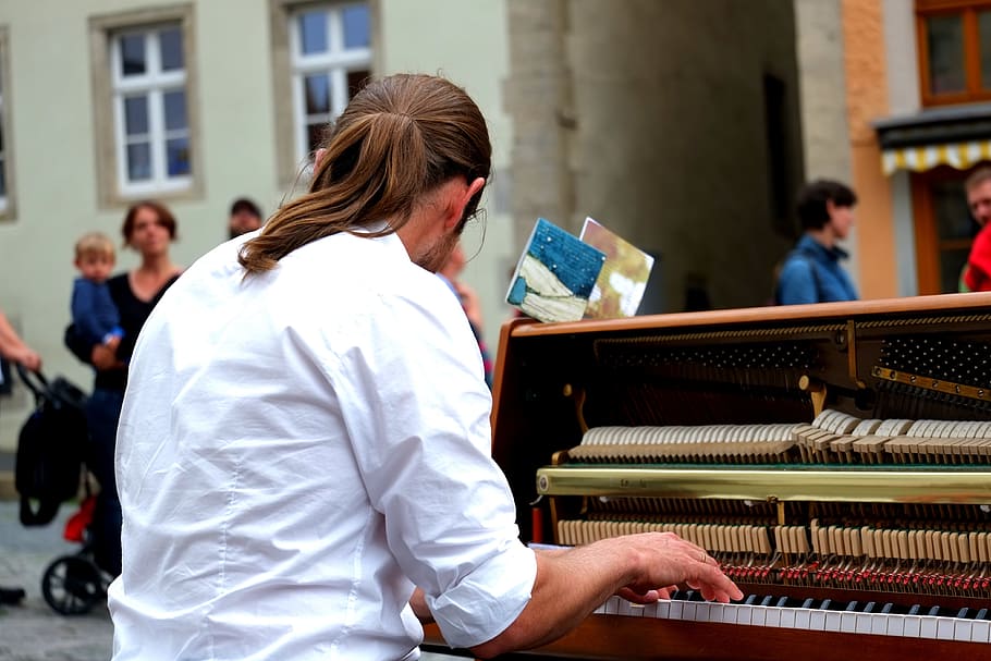 Man Playing Piano, blur, close-up, focus, group, hands, instrument HD wallpaper