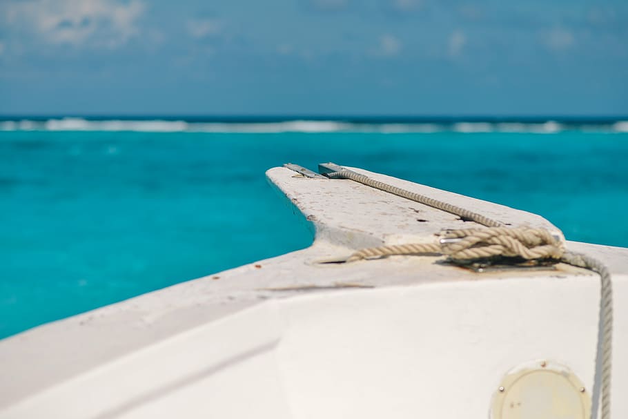 boat, stem, sea, bow, white, ocean, turquoise, summer, vacation HD wallpaper