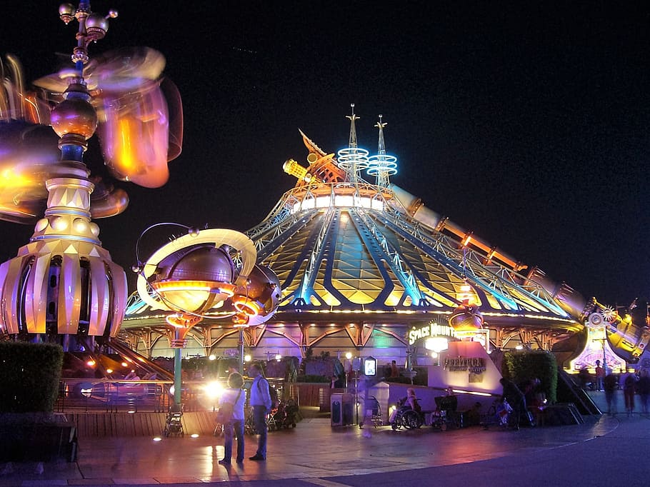group of people inside amusement building, Night, Scene, Neon HD wallpaper