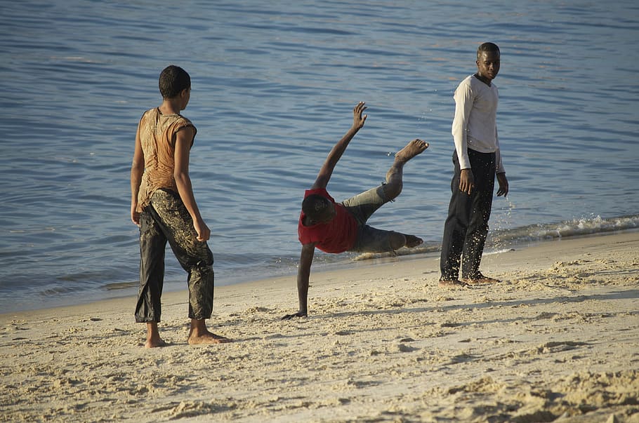 capoeira, tanzania, young people, brazilian dances, beach, water, HD wallpaper